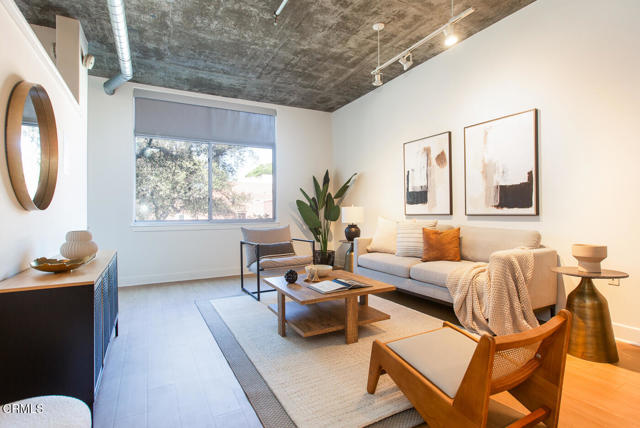 Detail Gallery Image 3 of 22 For 840 E Green St #220,  Pasadena,  CA 91101 - 2 Beds | 2 Baths