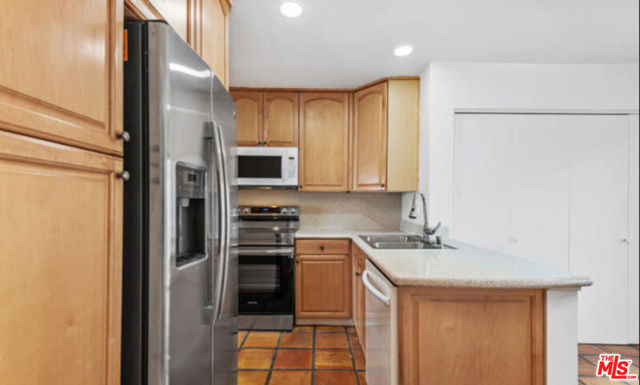 6798 Las Olas Way photo 6