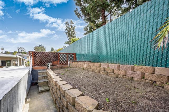 2130 Sunset Dr, Vista CA: https://media.crmls.org/mediaz/c9435c47-c9ef-4c0f-948f-27712c0201ae.jpg