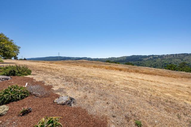 1652 Lexington Avenue, San Mateo CA: https://media.crmls.org/mediaz/c943c8e3-29b9-4077-a44e-3e9192523ab5.jpg