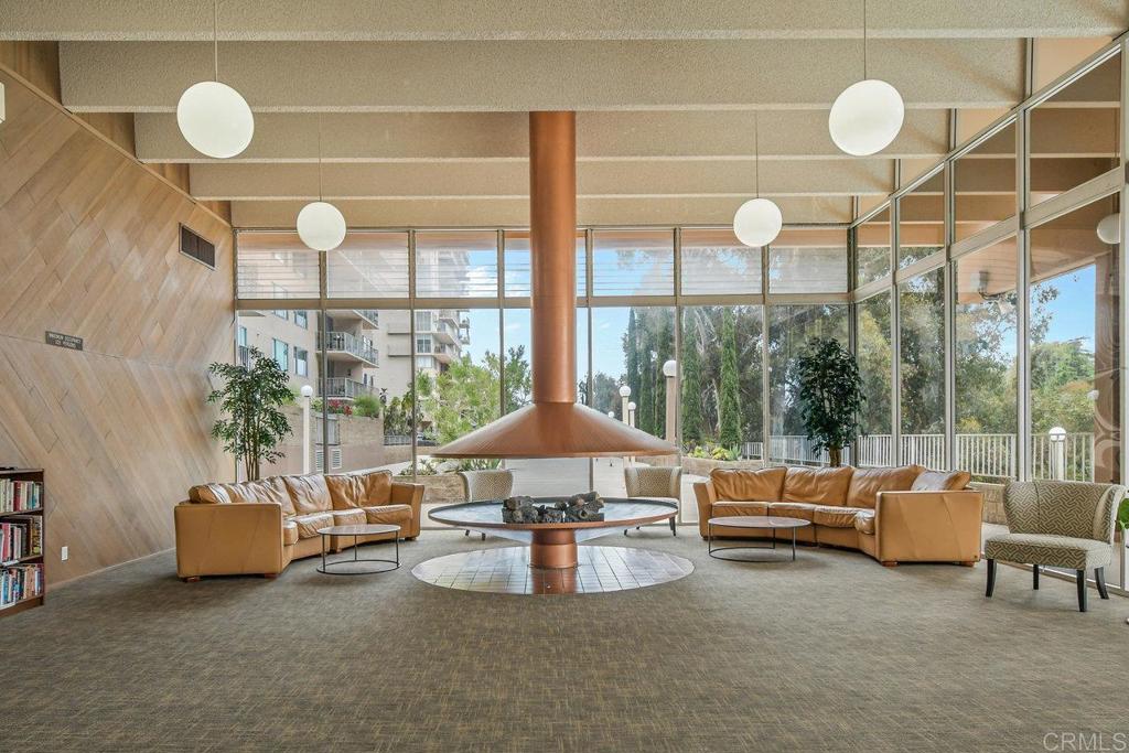 https://media.crmls.org/mediaz/c9441692-459c-4b33-8103-9bc6fc49f04f.jpg?preset=X-Large