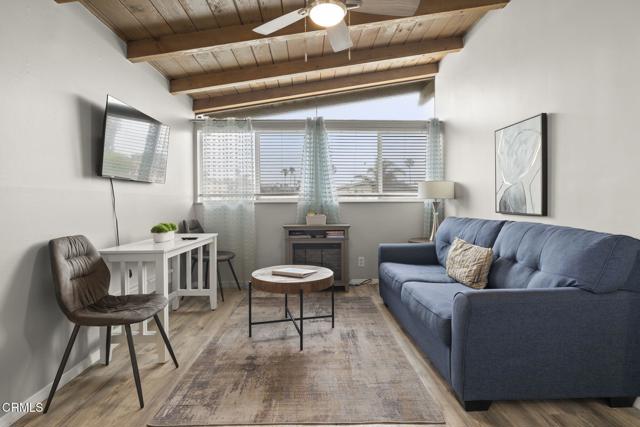1132 1142 Pittsfield Lane, Ventura CA: https://media.crmls.org/mediaz/c94433e9-bc09-41aa-a4df-df68beece610.jpg