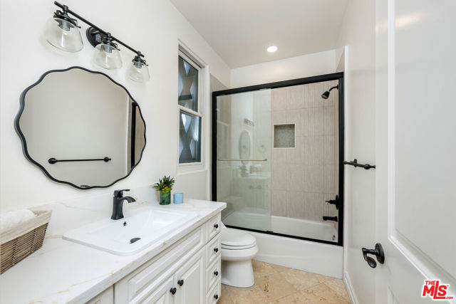 1028 9th Street, Manhattan Beach, California 90266, 5 Bedrooms Bedrooms, ,5 BathroomsBathrooms,Residential,Sold,9th,25532263