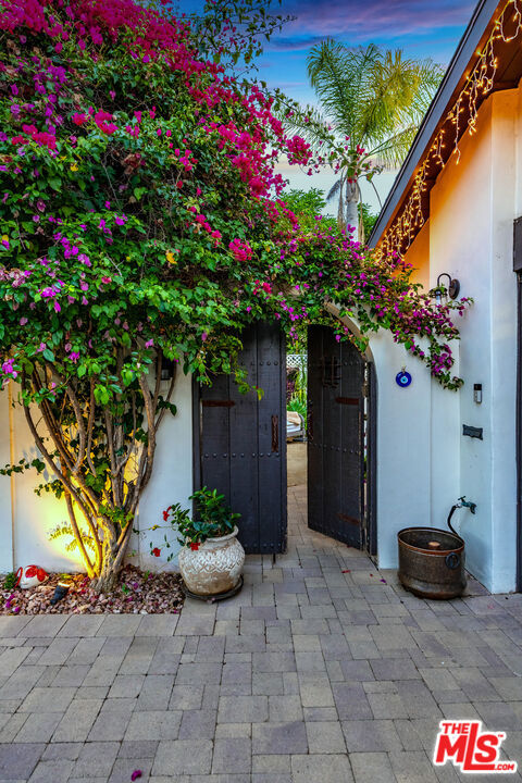4635 Bellflower Avenue, North Hollywood CA: https://media.crmls.org/mediaz/c9461c6b-7497-4345-9067-ddeb3a0d84eb.jpg