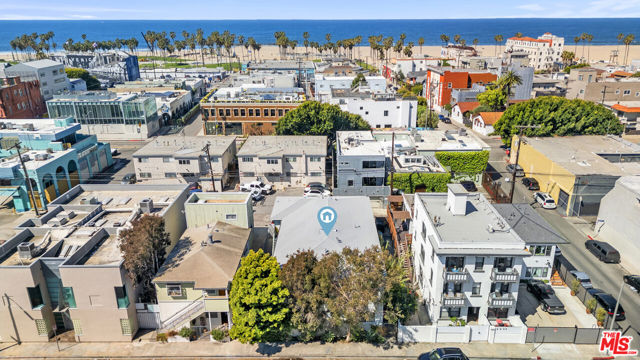 1411 Innes Place, Venice CA: https://media.crmls.org/mediaz/c9466f5d-c23c-4951-b38b-4f7549d5b90e.jpg