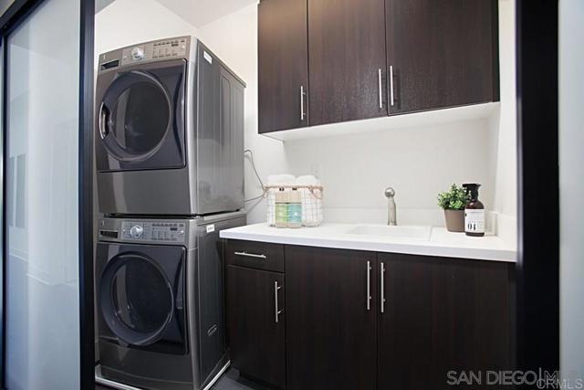 2617 Aperture Circle, San Diego CA: https://media.crmls.org/mediaz/c947a353-5a5e-476c-b781-999a956f2605.jpg