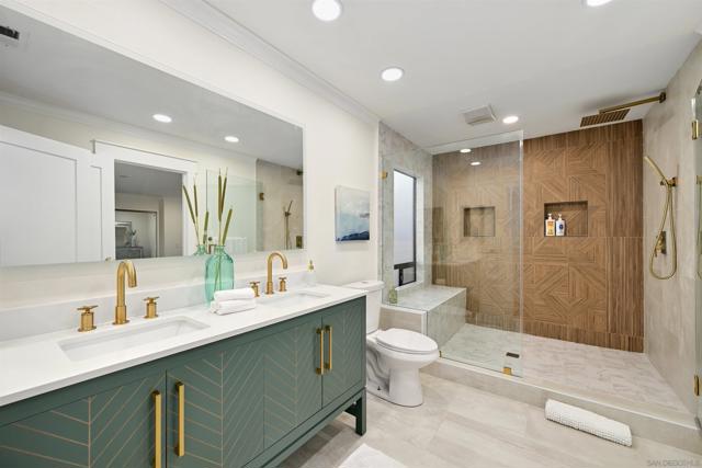 4367 Summit Dr, La Mesa CA: https://media.crmls.org/mediaz/c947eb44-fa5f-4a2f-8e88-4825c839a67d.jpg