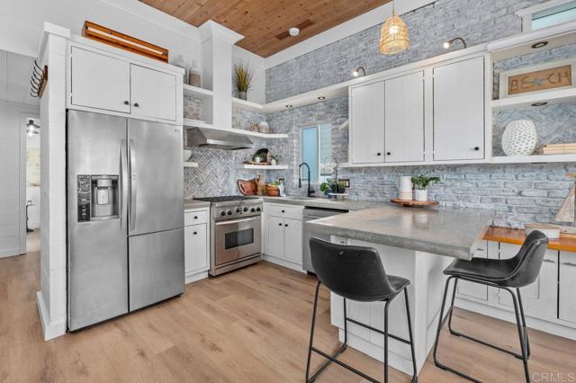 159 W Diana, Encinitas CA: https://media.crmls.org/mediaz/c9480d20-15e6-4d31-a998-9294c856fdbc.jpg