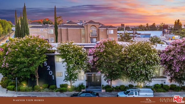 5201 Rigoletto Street, Woodland Hills CA: https://media.crmls.org/mediaz/c9481b82-b8d2-4550-9409-e24b5891f852.jpg