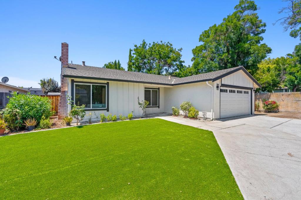 295 Esmeralda Court