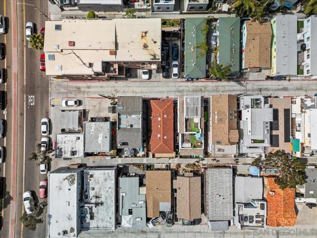 814 16 Pismo Ct., San Diego CA: https://media.crmls.org/mediaz/c9486e0d-2b6e-4cf9-a7fa-daacfc93c993.jpg