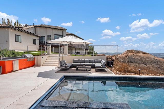 15484 Markar Rd, Poway CA: https://media.crmls.org/mediaz/c948e364-9b53-4895-8ee7-a9e946c15a84.jpg