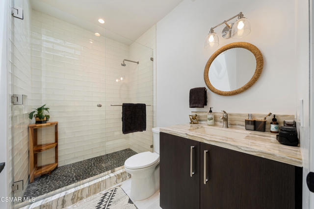 33433 Decker School Road, Malibu CA: https://media.crmls.org/mediaz/c949e829-b790-403e-97d1-827ab00067d4.jpg
