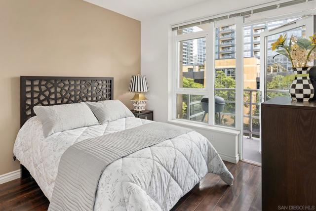 1431 Pacific Hwy, San Diego CA: https://media.crmls.org/mediaz/c94b25dc-136c-4ece-afa7-97270d0f95a8.jpg