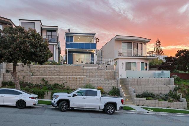 4545 Newport Ave, San Diego CA: https://media.crmls.org/mediaz/c94c9aa0-97ba-4572-88ab-2206320b0e5a.jpg