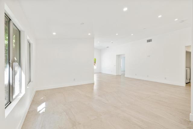 Image 6 of 41 For 49651 Lincoln Drive