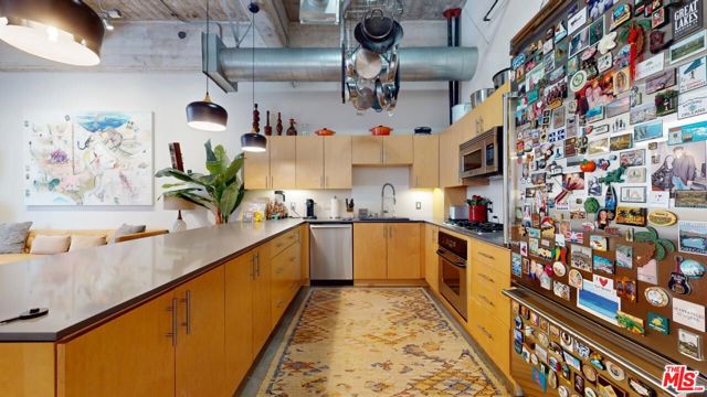 1130 S Flower Street, Los Angeles CA: https://media.crmls.org/mediaz/c94d0c4b-cde6-4e97-9230-47449699bf6d.jpg
