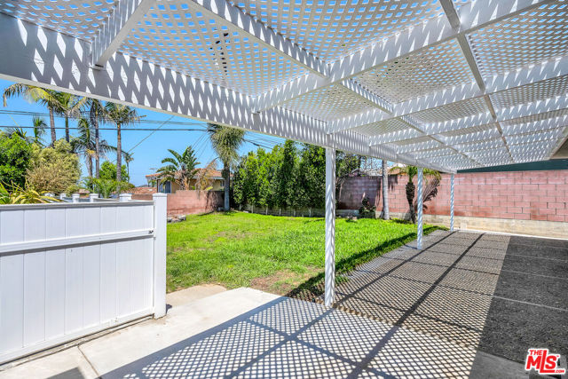 5137 Reynier Avenue, Los Angeles CA: https://media.crmls.org/mediaz/c94d2404-c188-4cb6-8d72-ed195229d3da.jpg
