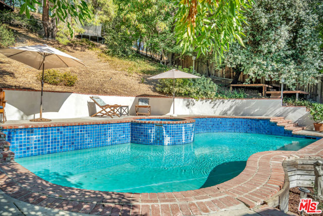 5252 Vanalden Avenue, Tarzana CA: https://media.crmls.org/mediaz/c94da364-62a2-46f3-b216-ef50b4db3fda.jpg