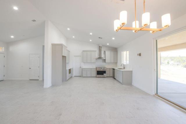 7160 Olympic Road, Joshua Tree CA: https://media.crmls.org/mediaz/c94ddb1c-956a-4b82-9a13-ad5c32adcb91.jpg