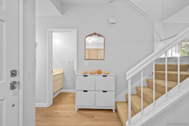 11378 Via Rancho San Diego, El Cajon CA: https://media.crmls.org/mediaz/c94e1c66-4230-4cc9-8eb9-4960e3c38392.jpg