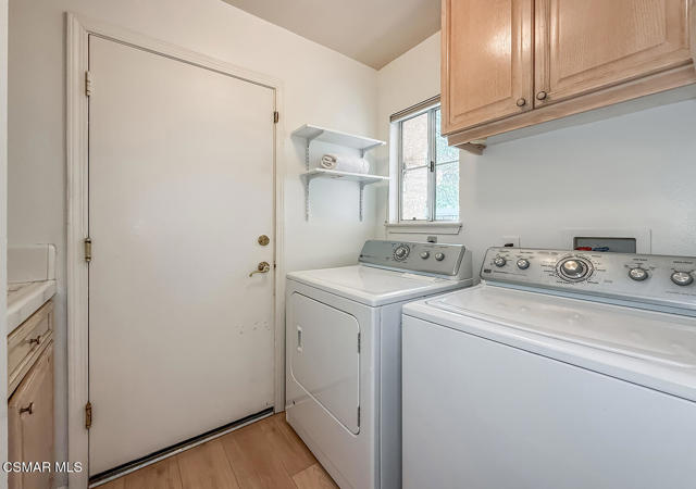 1768 Fox Springs Circle, Newbury Park CA: https://media.crmls.org/mediaz/c94ee006-06a7-4e0f-90c5-4b4175b78485.jpg