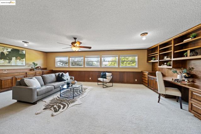 Image 40 of 60 For 921 Rock Canyon Cir