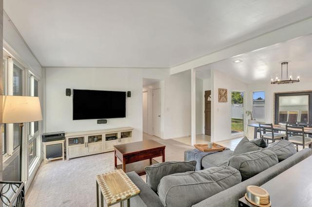 Detail Gallery Image 15 of 26 For 3026 Mission Village Dr, San Diego,  CA 92123 - 3 Beds | 2 Baths
