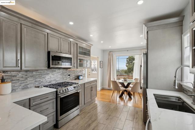 1034 Navellier St, El Cerrito CA: https://media.crmls.org/mediaz/c95074a7-b62c-40cd-97a3-5e3c3cd1a138.jpg