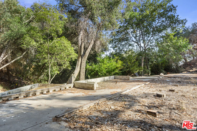 Image 33 of 75 For 1830 Sierra Bonita Avenue