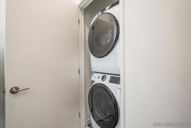 5464 Shorefront Dr, San Diego CA: https://media.crmls.org/mediaz/c950c403-a39e-4ba0-aad6-1b4f1e54e264.jpg