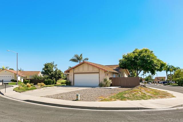 Detail Gallery Image 1 of 1 For 4616 Arrowhead Ct, Oceanside,  CA 92056 - 2 Beds | 2 Baths