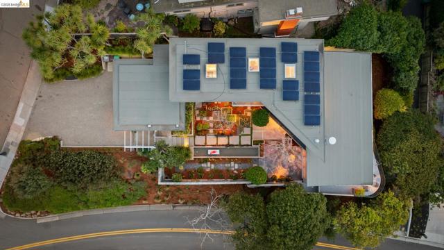 2 Gravatt Drive, Berkeley CA: https://media.crmls.org/mediaz/c952790b-e373-431d-9170-da310b328138.jpg