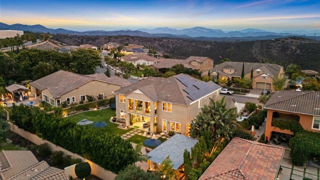 15740 Bacara Ct, San Diego CA: https://media.crmls.org/mediaz/c9527aa0-3b1b-4c30-8316-4bf452d824d2.jpg