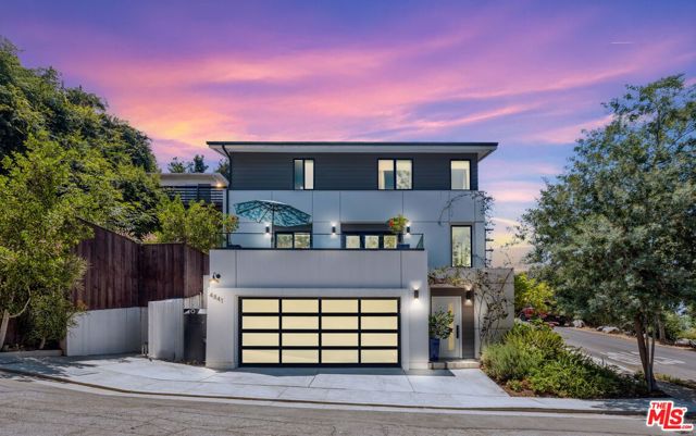 4841 Minden Place, Los Angeles CA: https://media.crmls.org/mediaz/c95365d4-7815-48a4-bf9e-ba47385a2700.jpg