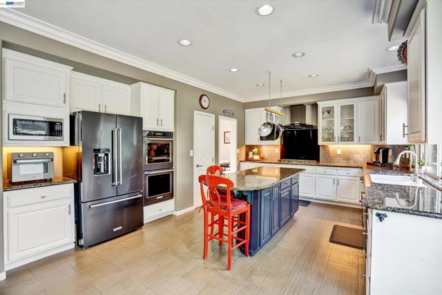 Image 20 of 58 For 36 Savona Ct