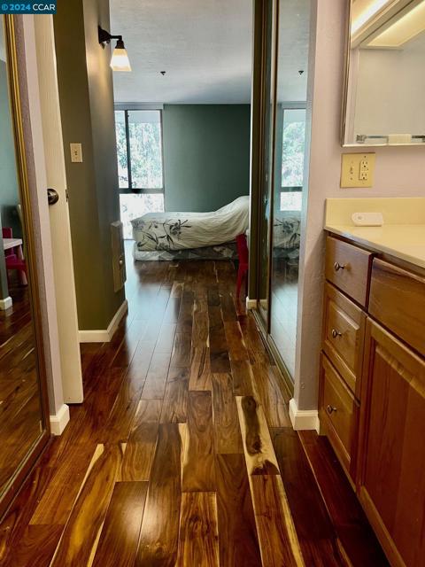 Image 17 of 25 For 555 Pierce St  1432