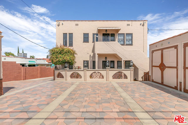 1557 S Genesee Avenue, Los Angeles CA: https://media.crmls.org/mediaz/c954aa72-a981-476c-abfe-b3faf295e3ba.jpg