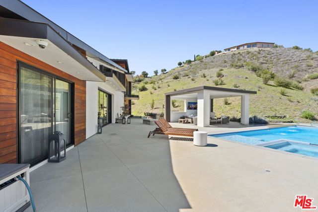 31830 Lobo Canyon, Agoura Hills CA: https://media.crmls.org/mediaz/c9556ae3-1ebd-418f-9465-30cf1dfa1bed.jpg