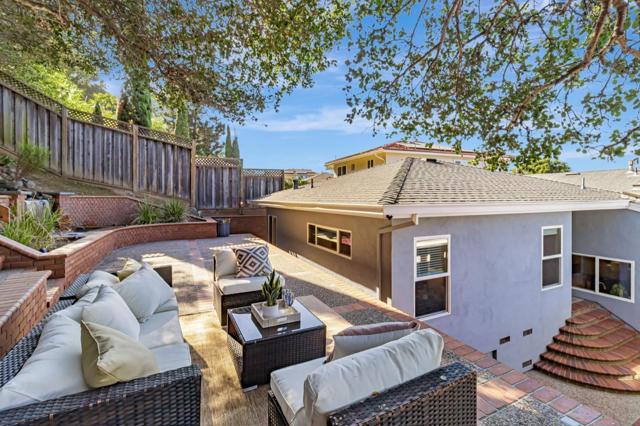 241 42nd Avenue, San Mateo CA: https://media.crmls.org/mediaz/c9562458-ab67-4bc4-b866-4ccc326370fe.jpg