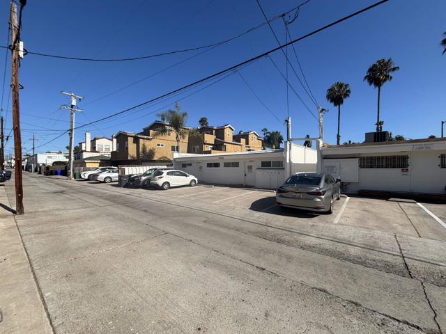 1300 Grand Avenue, San Diego CA: https://media.crmls.org/mediaz/c95667bf-aa47-406b-83ea-9e5e2789ee25.jpg