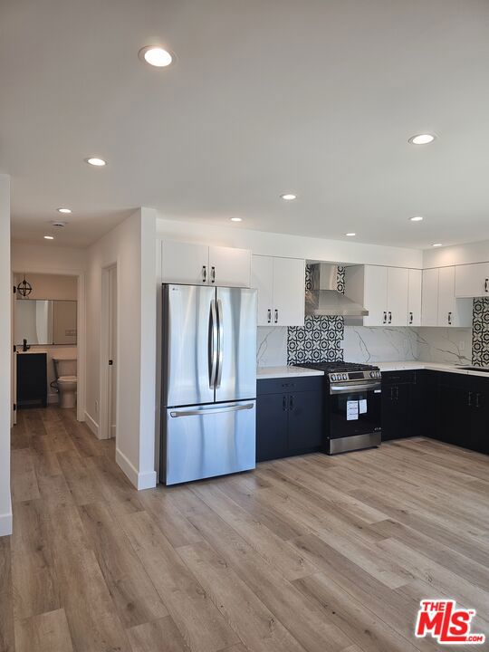 5247 W 9th Street, Los Angeles CA: https://media.crmls.org/mediaz/c9567c12-e59f-43f5-82ce-b2ed0fdb16c4.jpg