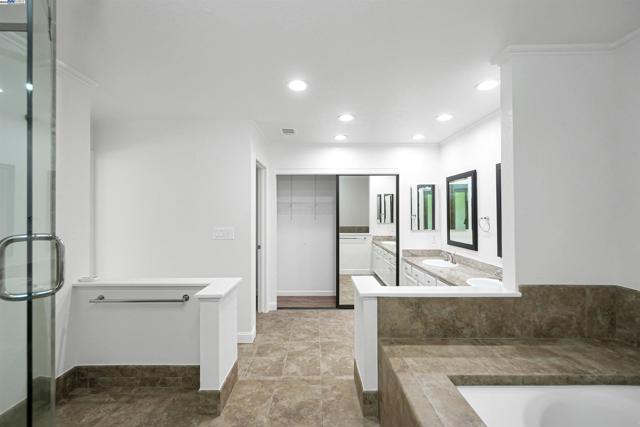 311 Andros Dr, San Ramon CA: https://media.crmls.org/mediaz/c95701c9-71ea-4b42-846a-9ffaeb7560ff.jpg