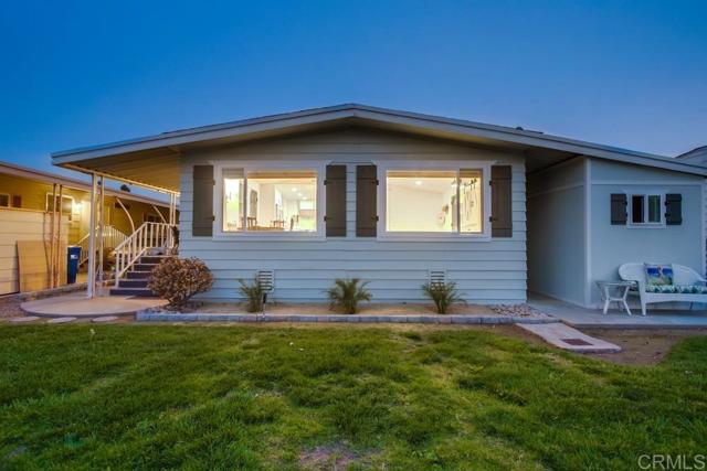 276 N El Camino Real, Oceanside CA: https://media.crmls.org/mediaz/c95750cd-162d-47c6-b412-8fa2cb4a6ec9.jpg
