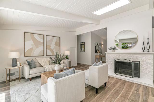 3845 Corina Way, Palo Alto CA: https://media.crmls.org/mediaz/c9582767-f8f1-42b1-bbb6-9a3817b67b4a.jpg