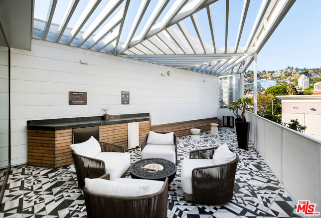1030 N Kings Road, West Hollywood CA: https://media.crmls.org/mediaz/c9587676-994c-44fd-850d-fc5d481beb1c.jpg