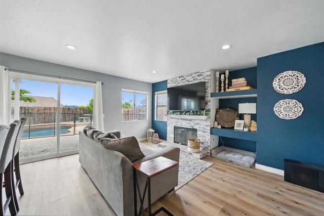 1595 Bay Meadows Dr, Alpine CA: https://media.crmls.org/mediaz/c958801b-71b4-4312-b062-19f651a35c46.jpg