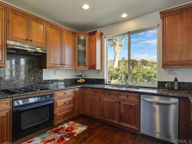 Detail Gallery Image 13 of 35 For 11615 Trailbrook Ln, San Diego,  CA 92128 - 3 Beds | 2/1 Baths