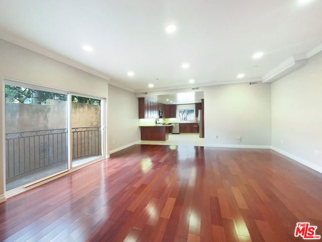 10160 Fernglen Avenue, 5 photo 6