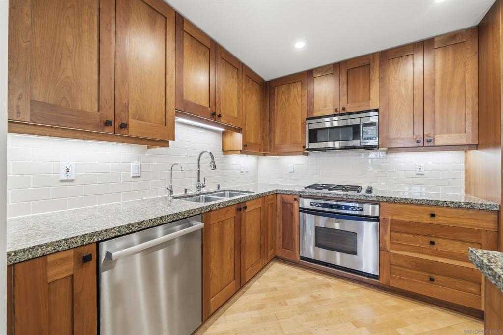 700 Harbor - photo 5